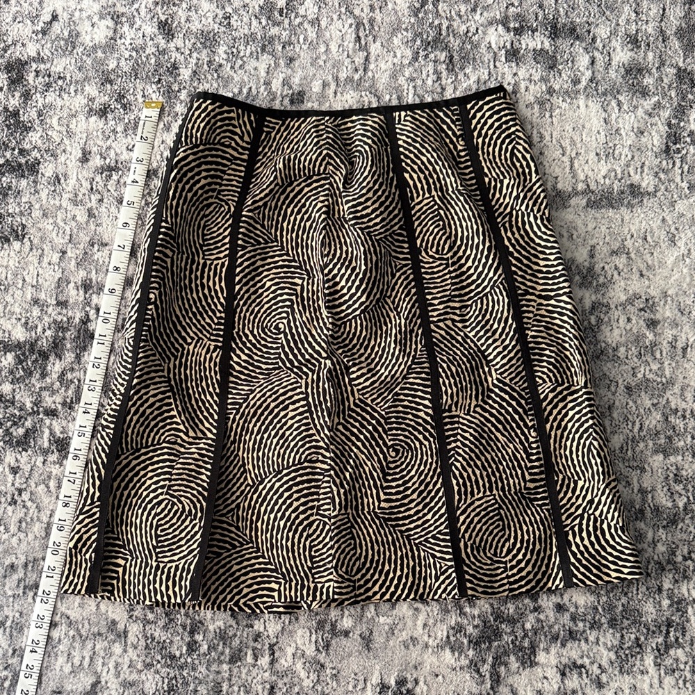 Elegant Black and White Swirl A-Line Skirt